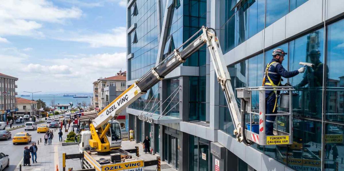 Silivri'de plaza cam temizliği hizmeti